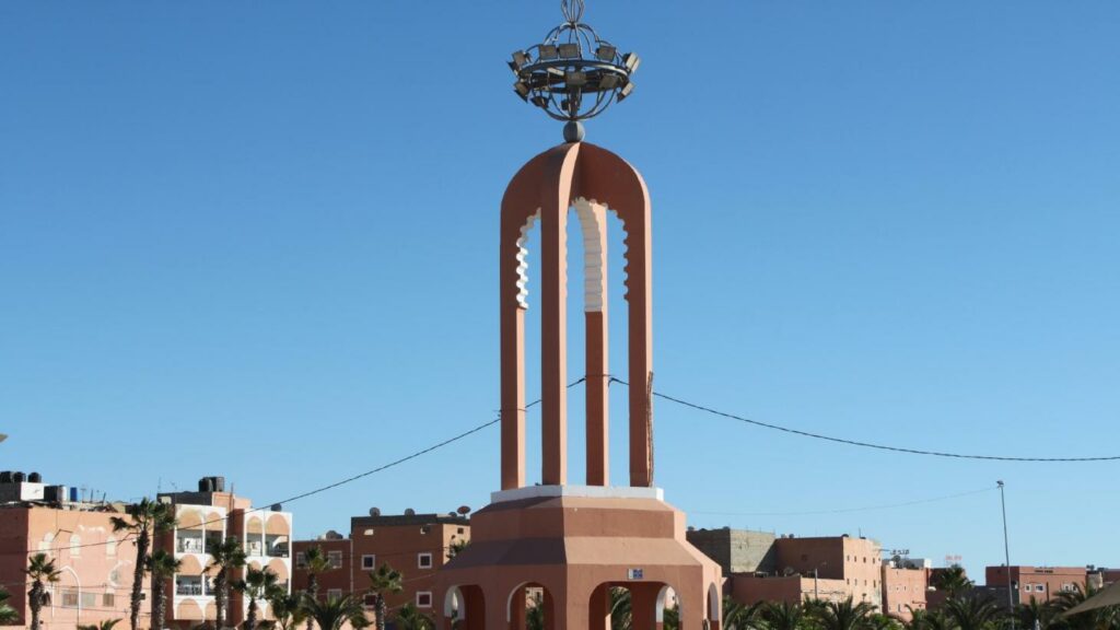 العيون.. تعزيزات امنية مكثفة بساحة المشور