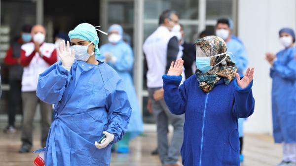 3 وفيات وتسجيل 427 إصابة بفيروس كورونا بالمغرب