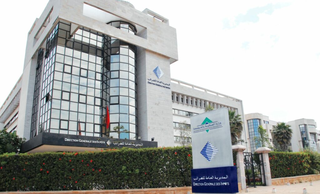 أداء ضريبة المركبات وتحميل الشهادة بات ممكنا عبر تطبيق هاتفي