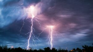 نشرة إنذارية: أمطار رعدية يومي الثلاثاء والأربعاء بعدد من الأقاليم المغربية