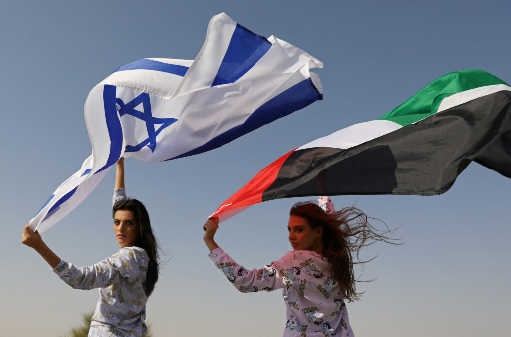 الامارات وإسرائيل توقعان مذكرة تفاهم لتعزيز التعاون الثنائي في المجال السياحي