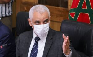 توقيف 3 أطباء بالداخلة من قبل وزير الصحة