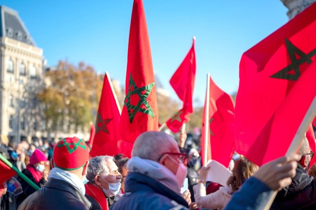 جمعيات الجالية المغربية تطالب بفتح الحدود البحرية من أجل تحرير العالقين بسيارتهم