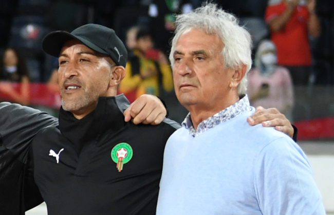 خليلوزيتش يدافع عن مساعده مصطفى حجي