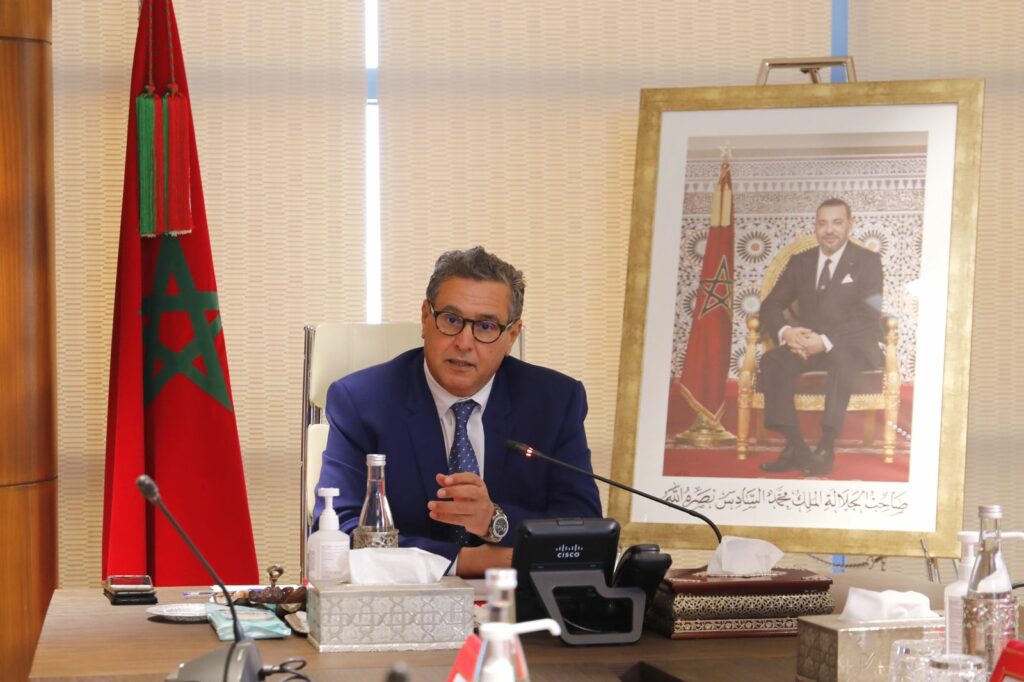 رئيس الحكومة يجتمع بالمركزيات النقابية من أجل تسريع وتيرة التلقيح