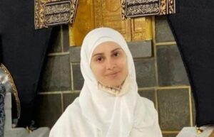 ياسمين رئيس تشارك صورة مع جمهورها من ذاخل الحرم المكي