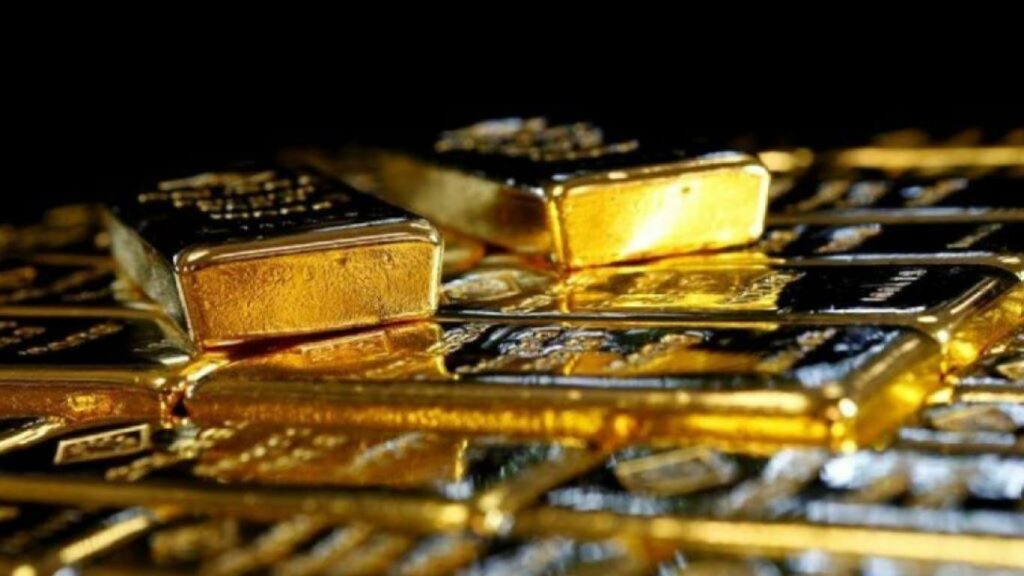 أسعار الذهب تراجع إلى أدنى مستوى لها منذ عامين