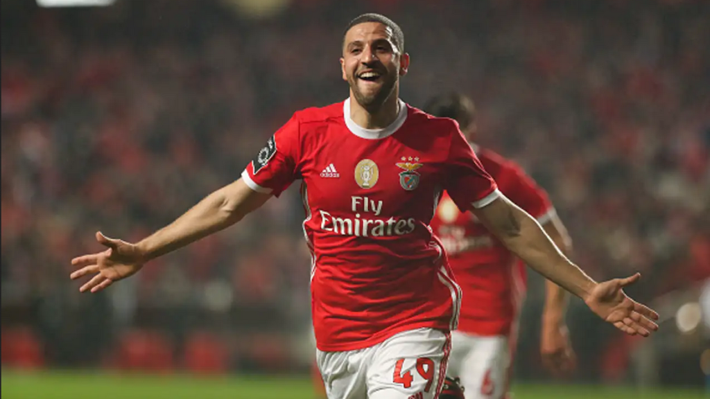 عادل تاعرابت يخوض مغامرة جديدة في الدوري الإماراتي