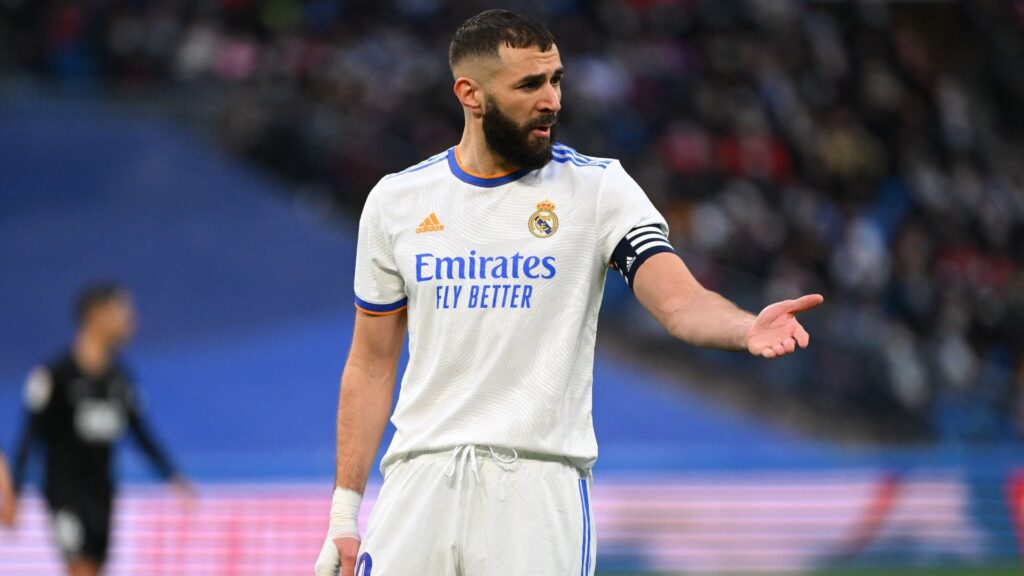 بنزيما يعود للملاعب مع انطلاق مباريات الليغا