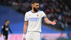 بنزيما يعود للملاعب مع انطلاق مباريات الليغا