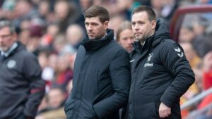أستون فيلا يفك ارتباطه بالمدرب ستيفن جيرارد