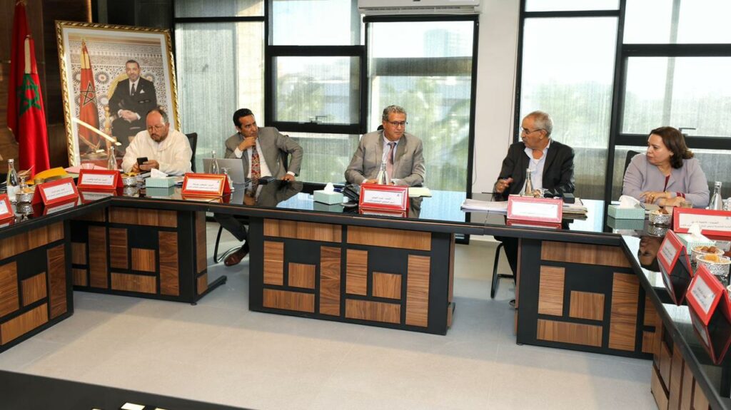 مكتب مجلس جماعة أكادير يتداول في سبل الرفع من مداخل الجماعة بحضور أخنوش