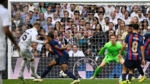 ريال مدريد يكرم وفادة برشلونة بثلاثية