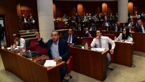 الاتحاد الاشتراكي يتهم الحكومة بمهاجمتها لقطاع المحاماة