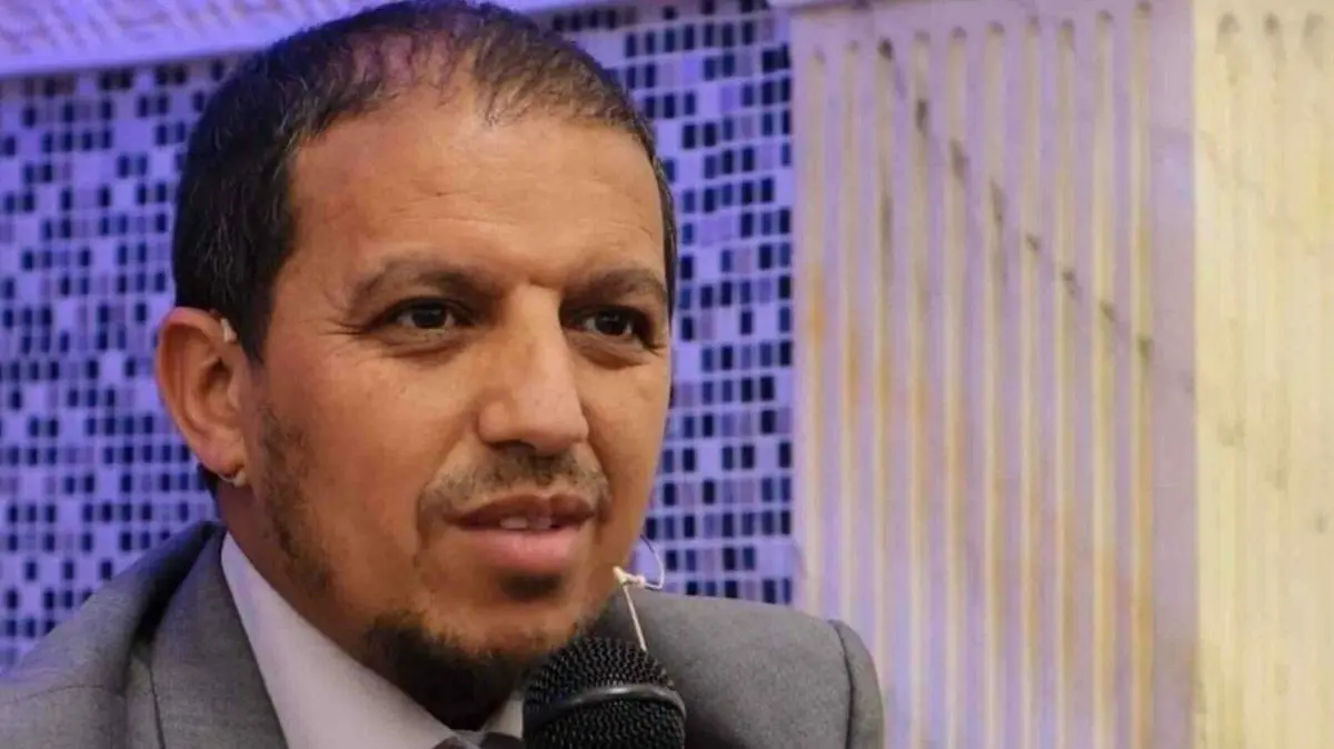 ترحيل الإمام المغربي حسن إيكويسن إلى المغرب
