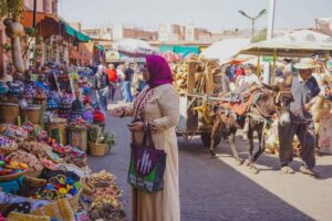 مواطنون يطالبون بالتدخل لضبط أسعار الخضر والفواكه