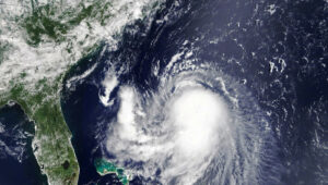 إعلان حالة الطوارئ بأمريكا بسبب الإعصار