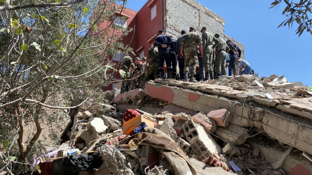 حصيلة ضحايا زلزال المغرب ترتفع إلى 1037 قتيل