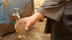 تغير لون مياه الصنابير تثير قلق ساكنة ايت ايحيا